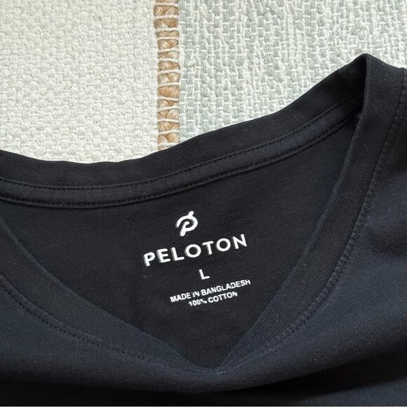 Peloton Reach 100 Classic Short Sleeve Century Black Crewneck T-Shirt Women’s L - Picture 7 of 9